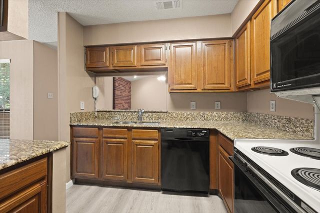 1201 Harwell Drive 225, Arlington, TX 76011