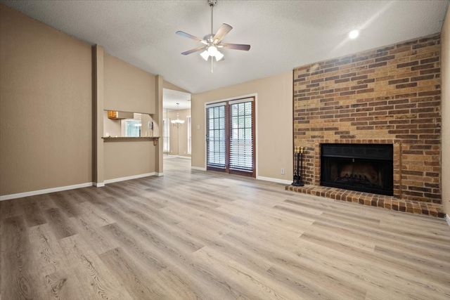 1201 Harwell Drive 225, Arlington, TX 76011