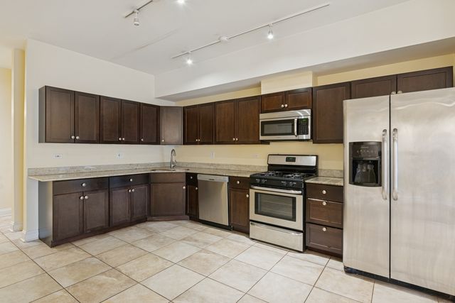 2801 W ARDMORE Street 1A, Chicago, IL 60659