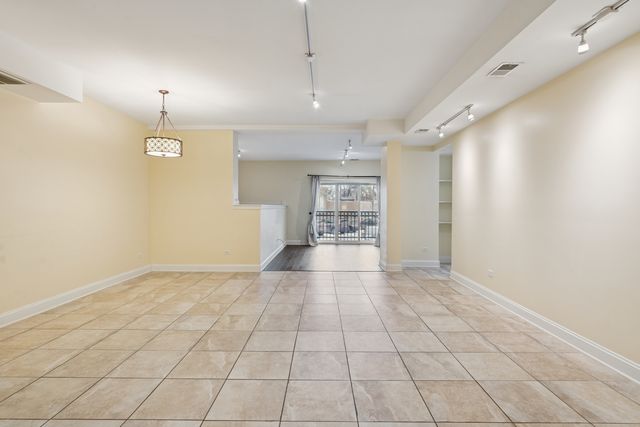 2801 W ARDMORE Street 1A, Chicago, IL 60659