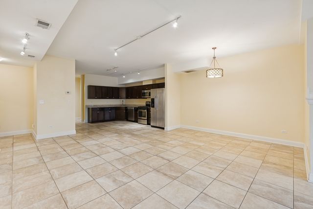 2801 W ARDMORE Street 1A, Chicago, IL 60659