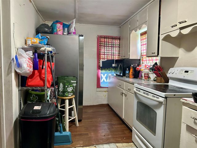 540 W Hempstead ST, Giddings, TX 78942