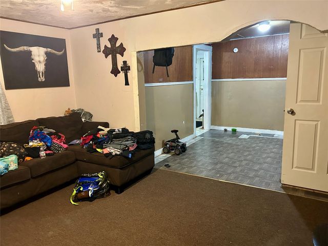 540 W Hempstead ST, Giddings, TX 78942