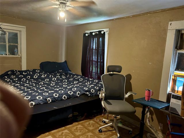 540 W Hempstead ST, Giddings, TX 78942