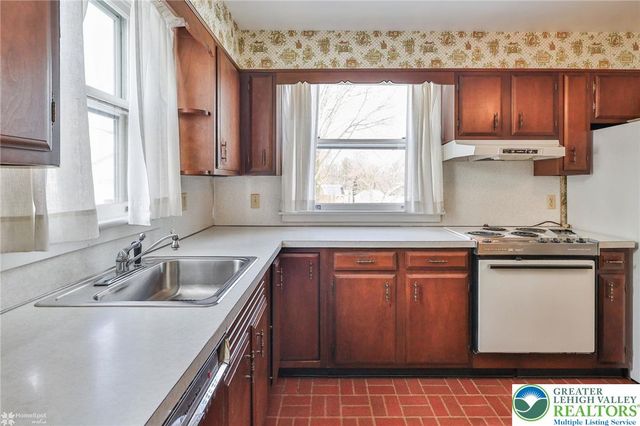 141 South Liberty Street, Nazareth Boro, PA 18064