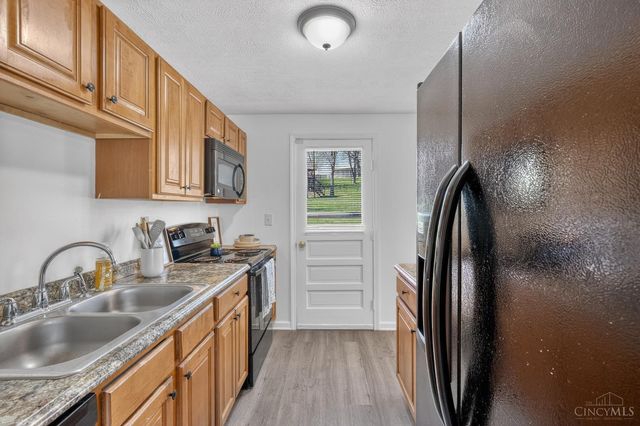 1486 Meadowbright Lane, Cincinnati, OH 45230