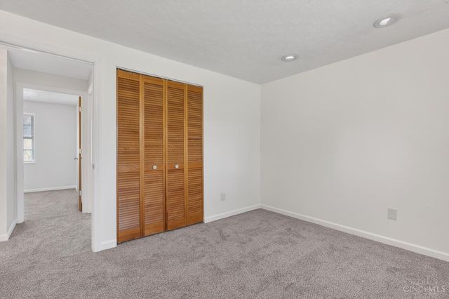 1486 Meadowbright Lane, Cincinnati, OH 45230