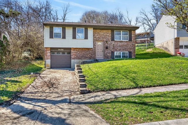 1486 Meadowbright Lane, Cincinnati, OH 45230