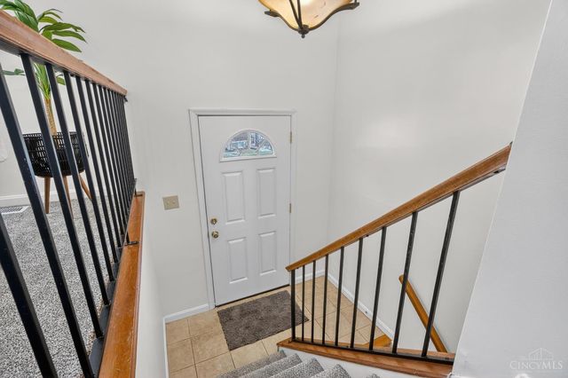 1486 Meadowbright Lane, Cincinnati, OH 45230