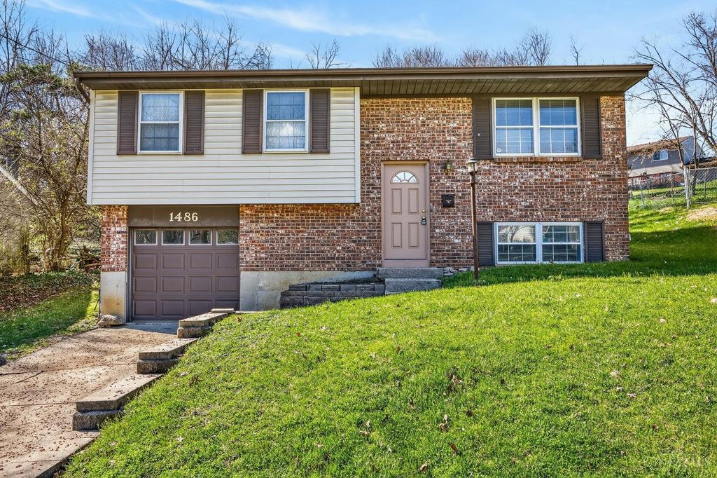 1486 Meadowbright Lane, Cincinnati, OH 45230