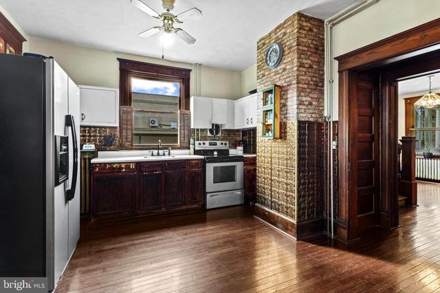 221 MAIN ST, New Windsor, MD 21776