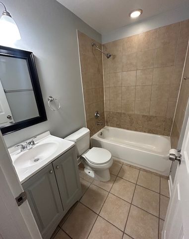 2340 W Granville Avenue 1, Chicago, IL 60659