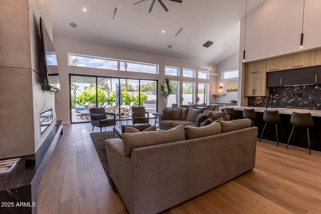 3118 N 42ND Street, Phoenix, AZ 85018