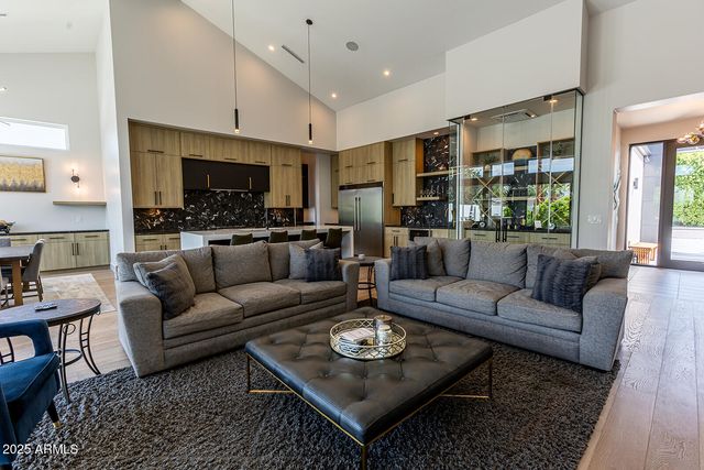 3118 N 42ND Street, Phoenix, AZ 85018