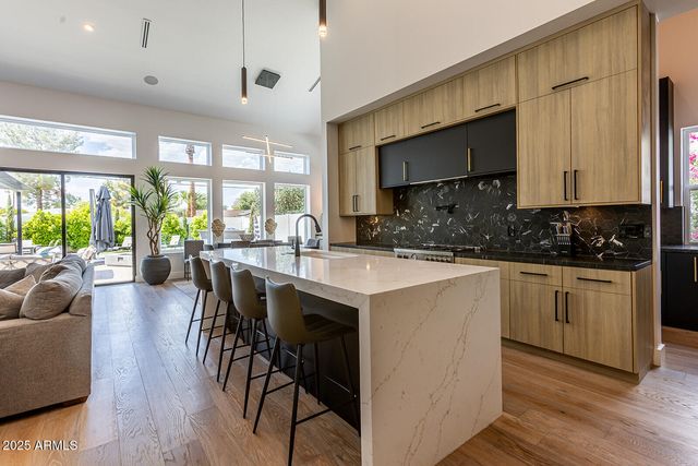 3118 N 42ND Street, Phoenix, AZ 85018