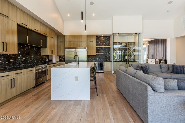 3118 N 42ND Street, Phoenix, AZ 85018