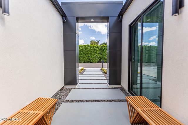 3118 N 42ND Street, Phoenix, AZ 85018