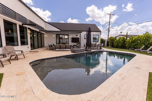 3118 N 42ND Street, Phoenix, AZ 85018