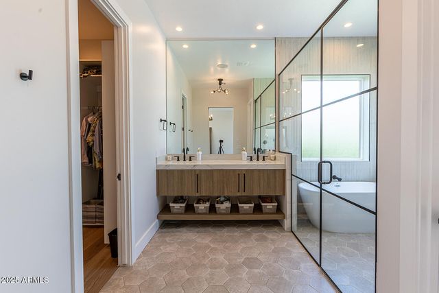 3118 N 42ND Street, Phoenix, AZ 85018