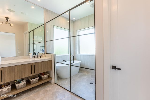 3118 N 42ND Street, Phoenix, AZ 85018