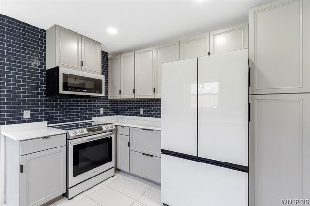 468 Campus Dr, Amherst, NY 14226