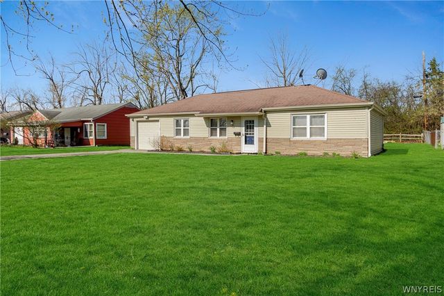 468 Campus Dr, Amherst, NY 14226