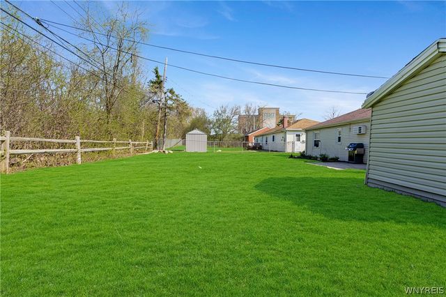 468 Campus Dr, Amherst, NY 14226