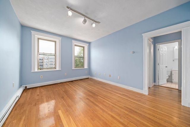 1625 Commonwealth Ave 18, Boston, MA 02135