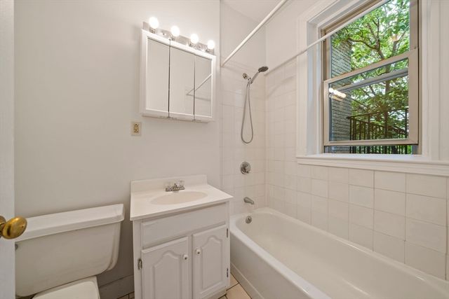 1625 Commonwealth Ave 18, Boston, MA 02135