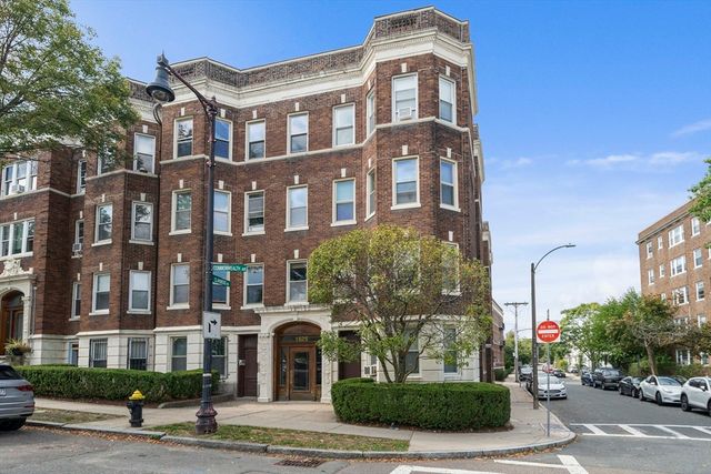 1625 Commonwealth Ave 18, Boston, MA 02135
