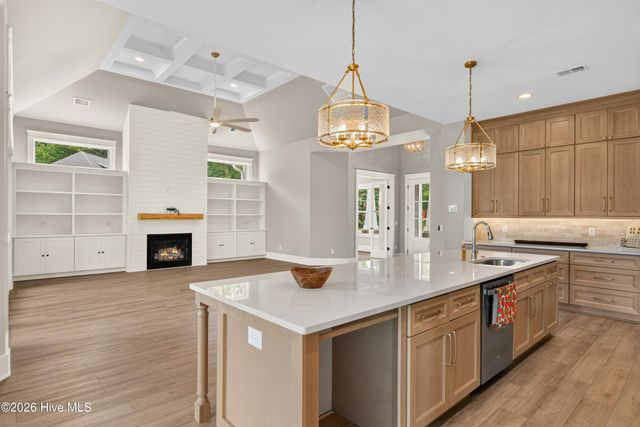 9469 Old Salem Way NW, Calabash, NC 28467