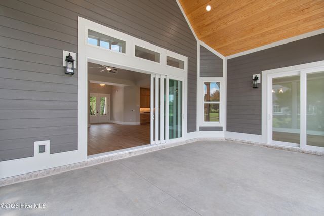 9469 Old Salem Way NW, Calabash, NC 28467