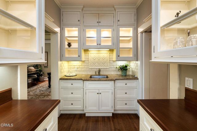 1295 S Oakland Avenue, Pasadena, CA 91106