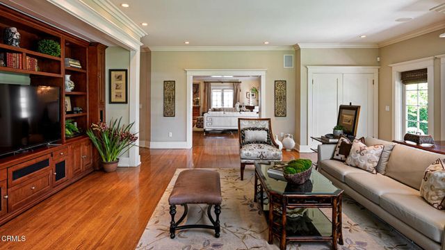 1295 S Oakland Avenue, Pasadena, CA 91106