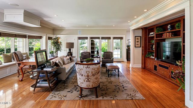 1295 S Oakland Avenue, Pasadena, CA 91106