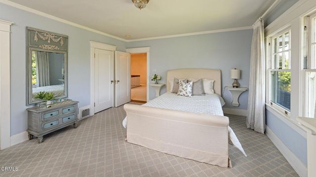 1295 S Oakland Avenue, Pasadena, CA 91106
