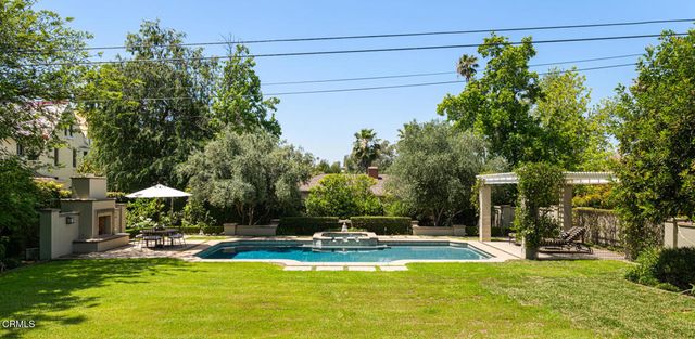 1295 S Oakland Avenue, Pasadena, CA 91106
