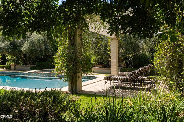 1295 S Oakland Avenue, Pasadena, CA 91106