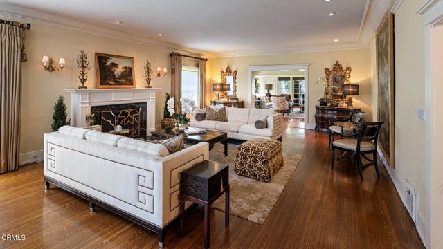 1295 S Oakland Avenue, Pasadena, CA 91106