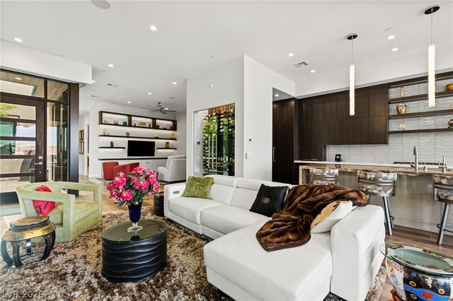 662 Falcon Summit Court, Henderson, NV 89012