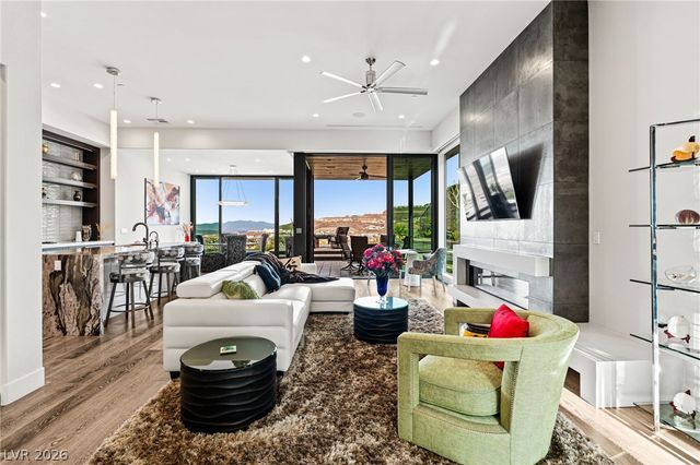 662 Falcon Summit Court, Henderson, NV 89012