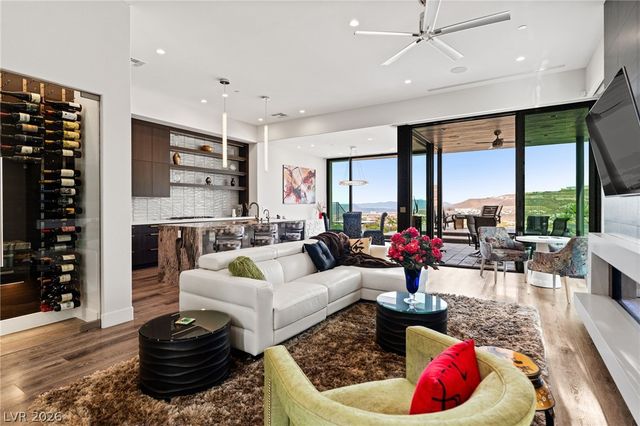 662 Falcon Summit Court, Henderson, NV 89012