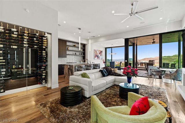 662 Falcon Summit Court, Henderson, NV 89012