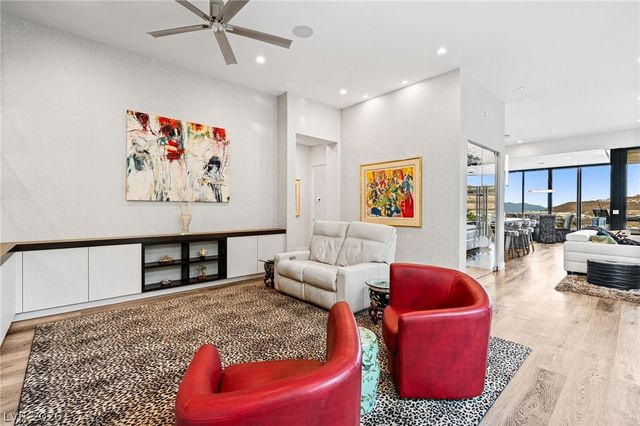 662 Falcon Summit Court, Henderson, NV 89012