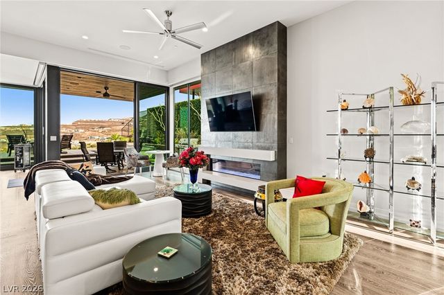 662 Falcon Summit Court, Henderson, NV 89012