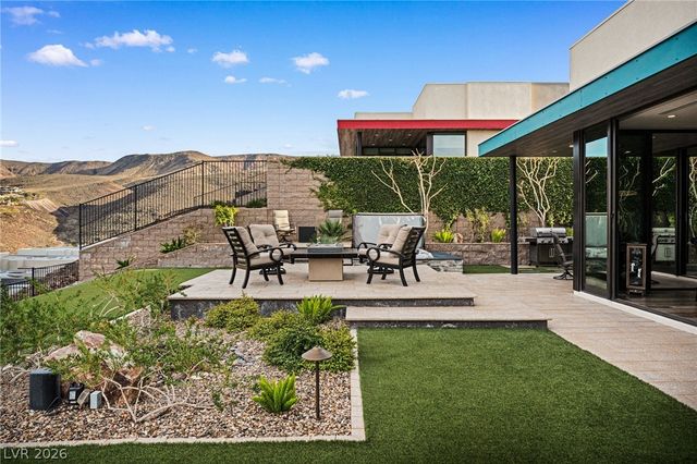662 Falcon Summit Court, Henderson, NV 89012