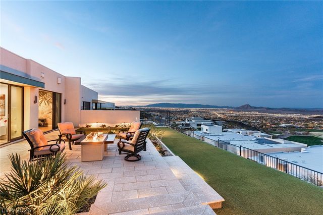 662 Falcon Summit Court, Henderson, NV 89012
