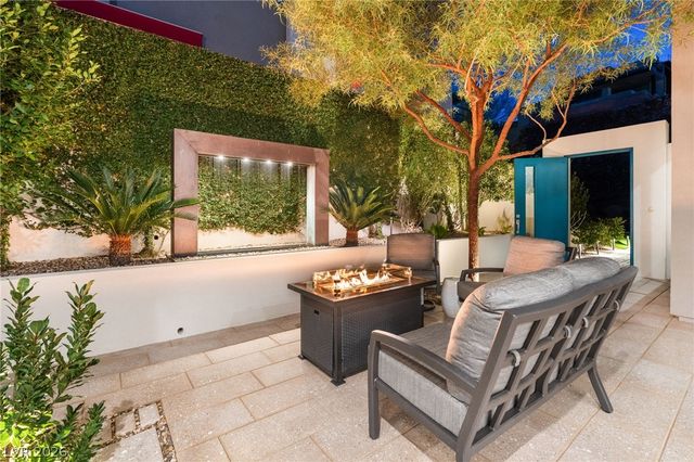 662 Falcon Summit Court, Henderson, NV 89012
