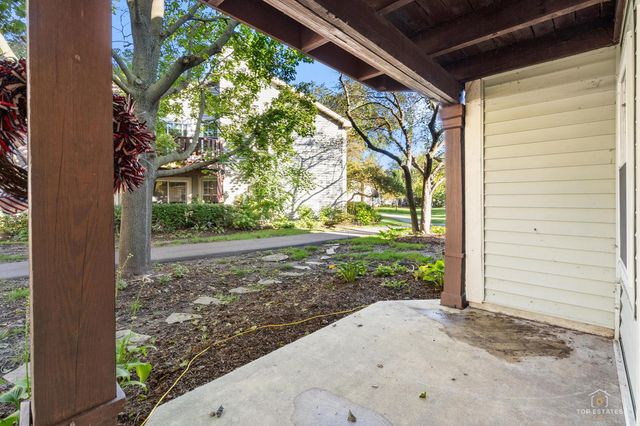 1028 Rockport Drive, Carol Stream, IL 60188