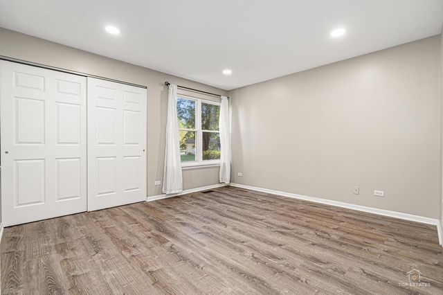 1028 Rockport Drive, Carol Stream, IL 60188
